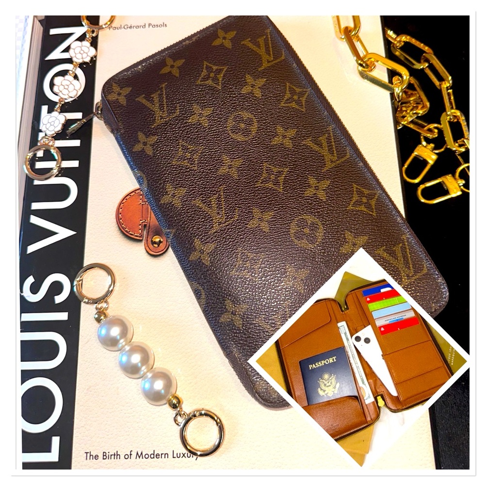 🔷LAST CALL🔷 Louis Vuitton Monogram De Voyage Travel Organizer Zippy Wallet - Picture 1 of 15